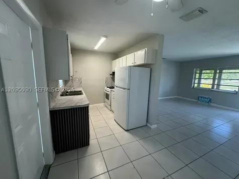 9815 Pan American Drive Cutler Bay FL 33189