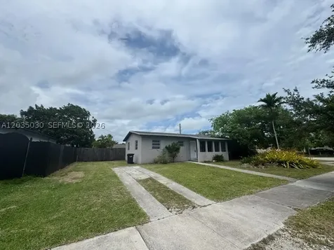 9815 Pan American Drive Cutler Bay FL 33189