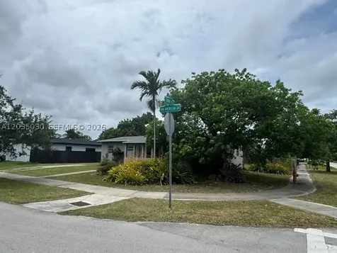9815 Pan American Drive Cutler Bay FL 33189