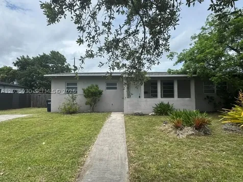 9815 Pan American Drive Cutler Bay FL 33189
