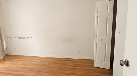 16909 N Bay Road Sunny Isles Beach FL 33160