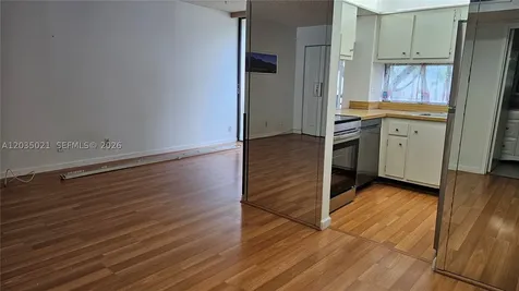 16909 N Bay Road Sunny Isles Beach FL 33160