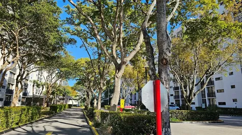 16909 N Bay Road Sunny Isles Beach FL 33160