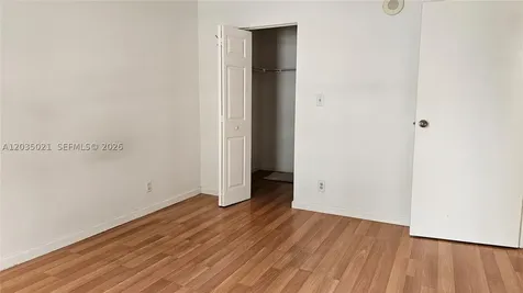 16909 N Bay Road Sunny Isles Beach FL 33160
