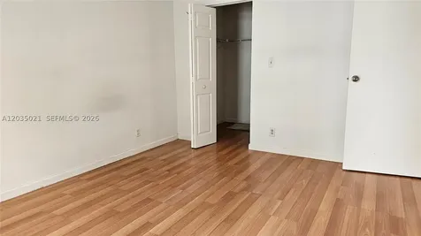 16909 N Bay Road Sunny Isles Beach FL 33160