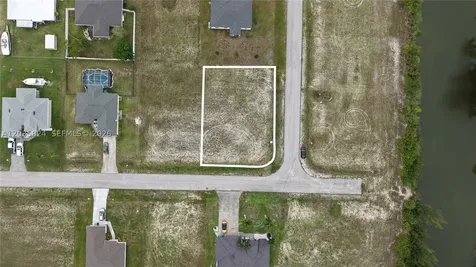 2009 NW 2nd Avenue Cape Coral FL 33993