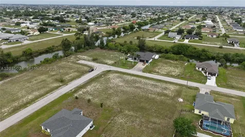 2009 NW 2nd Avenue Cape Coral FL 33993