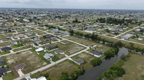 2009 NW 2nd Avenue Cape Coral FL 33993