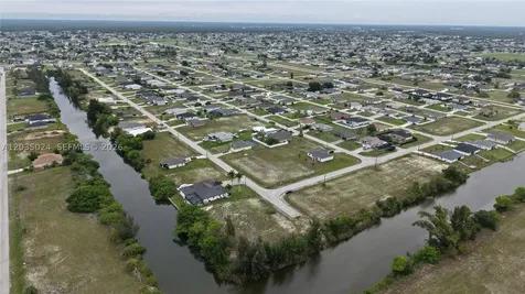 2009 NW 2nd Avenue Cape Coral FL 33993