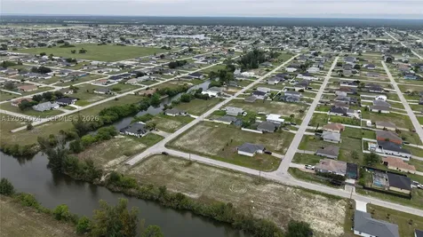 2009 NW 2nd Avenue Cape Coral FL 33993