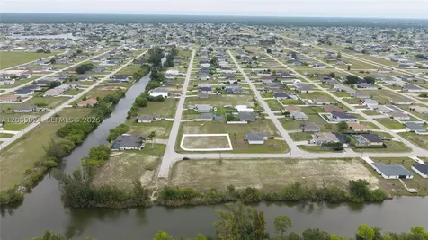2009 NW 2nd Avenue Cape Coral FL 33993