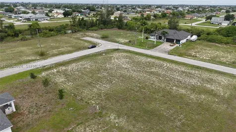 2009 NW 2nd Avenue Cape Coral FL 33993