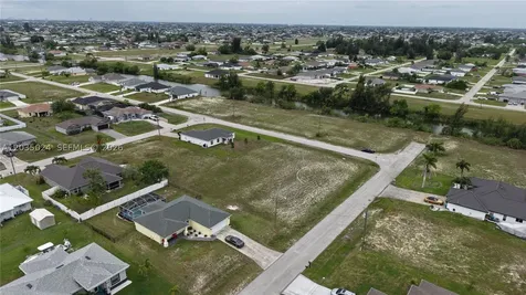 2009 NW 2nd Avenue Cape Coral FL 33993