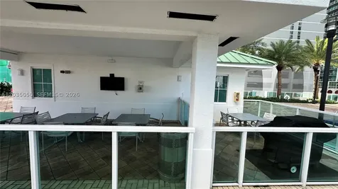 41 SE 5th Street Miami FL 33131