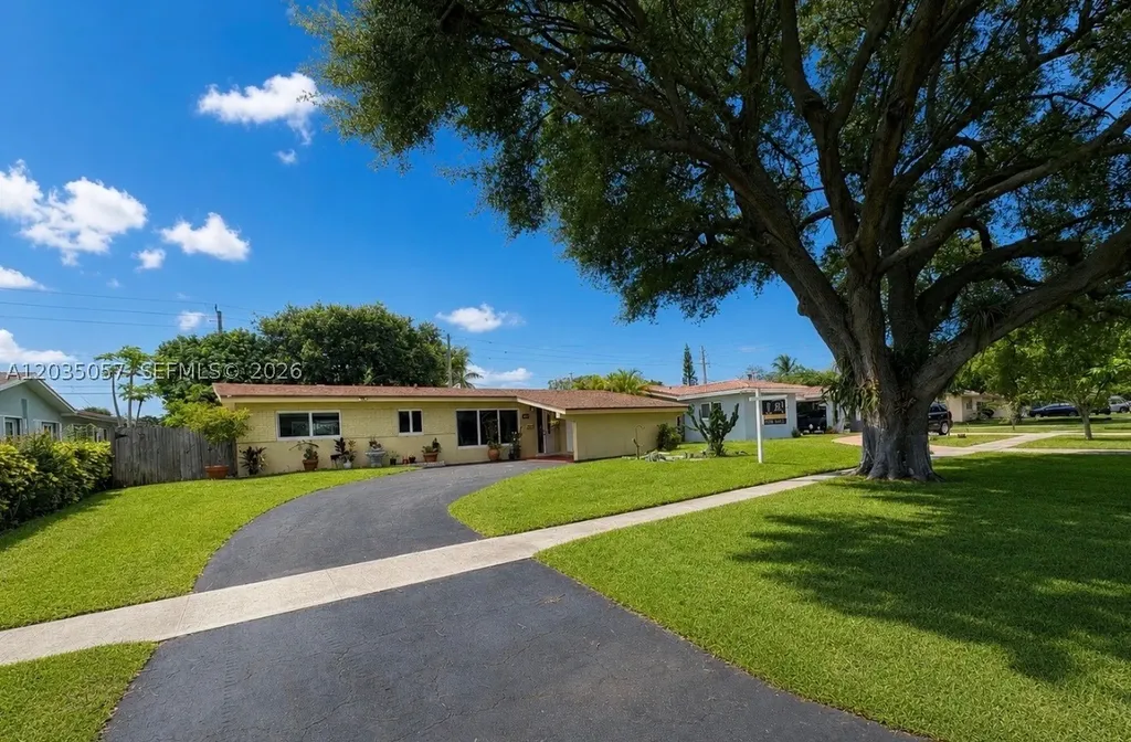 1812 N 45th Avenue Hollywood FL 33021