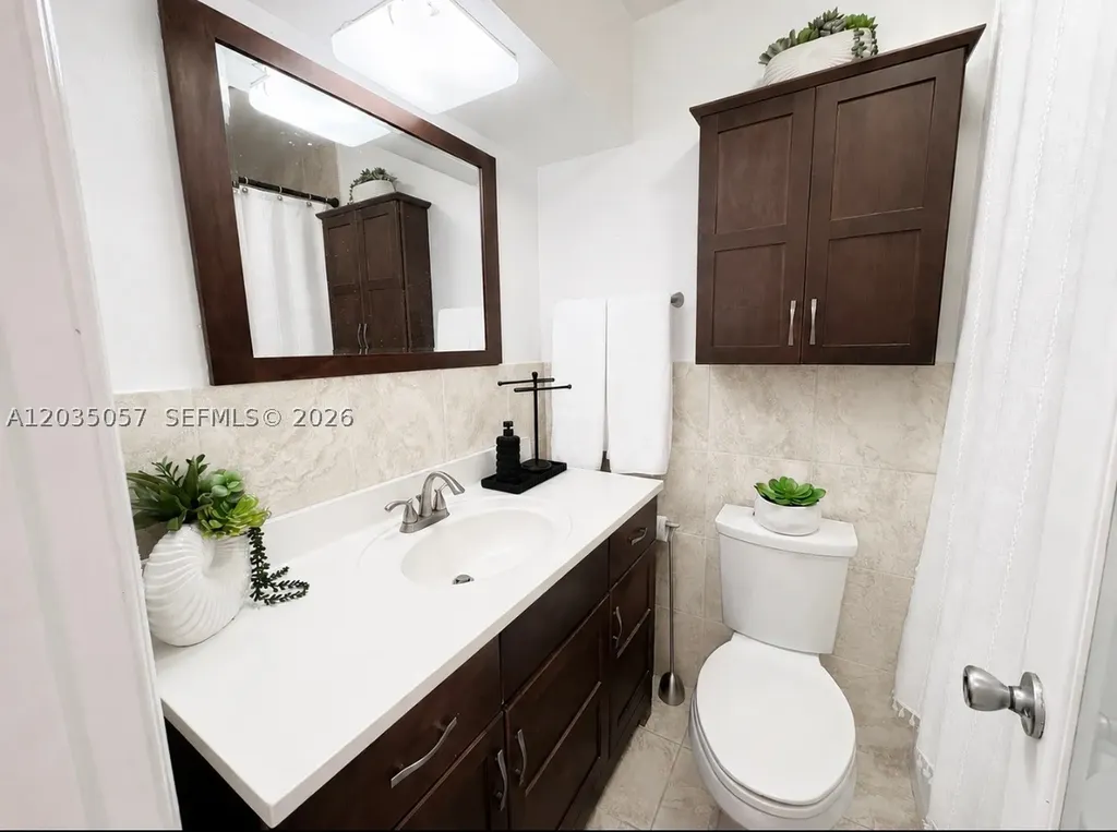 1812 N 45th Avenue Hollywood FL 33021