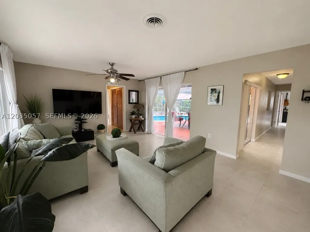 1812 N 45th Avenue Hollywood FL 33021
