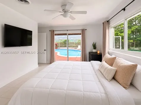 1812 N 45th Avenue Hollywood FL 33021