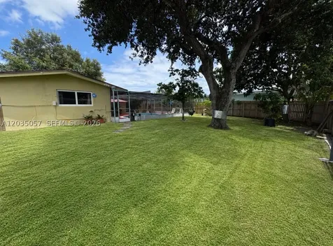 1812 N 45th Avenue Hollywood FL 33021