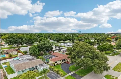 1812 N 45th Avenue Hollywood FL 33021