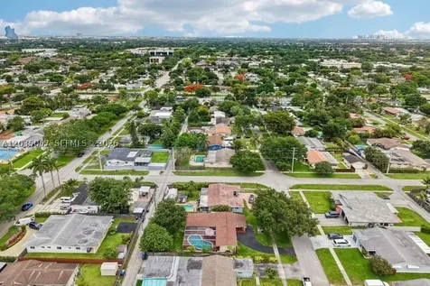 1812 N 45th Avenue Hollywood FL 33021