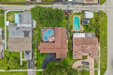 1812 N 45th Avenue Hollywood FL 33021