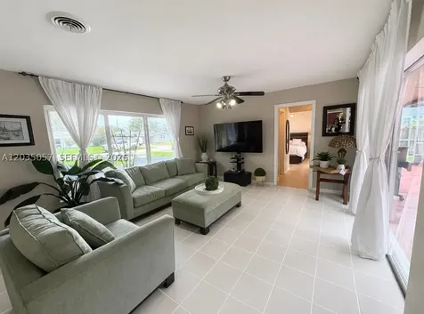 1812 N 45th Avenue Hollywood FL 33021