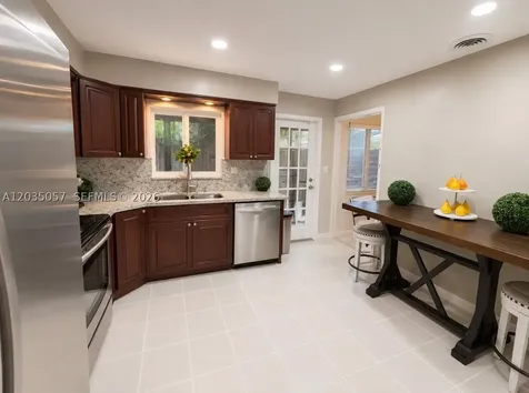 1812 N 45th Avenue Hollywood FL 33021
