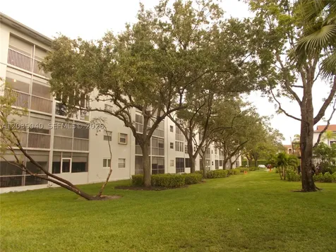 1400 SW 124th Terrace Pembroke Pines FL 33027