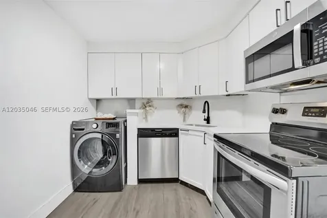 5225 Collins Avenue Miami Beach FL 33140