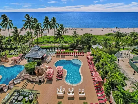5225 Collins Avenue Miami Beach FL 33140