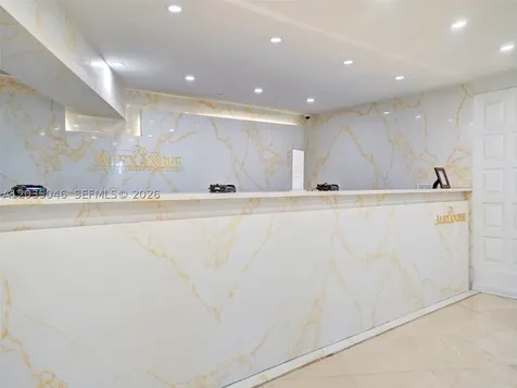 5225 Collins Avenue Miami Beach FL 33140