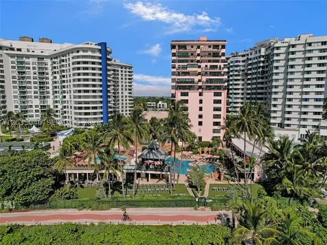 5225 Collins Avenue Miami Beach FL 33140