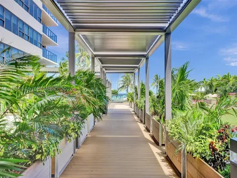 5225 Collins Avenue Miami Beach FL 33140