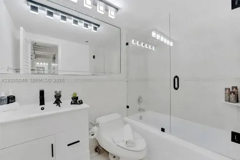 5225 Collins Avenue Miami Beach FL 33140