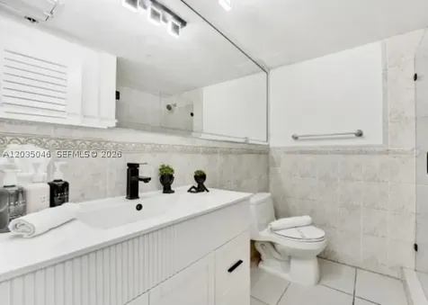 5225 Collins Avenue Miami Beach FL 33140