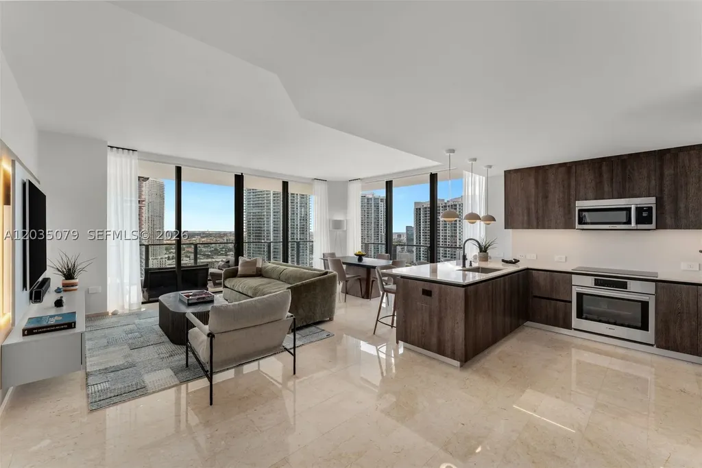 68 SE 6th Street Miami FL 33131