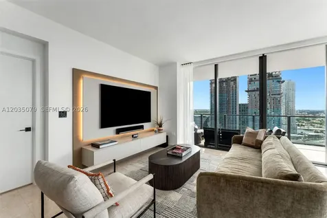 68 SE 6th Street Miami FL 33131