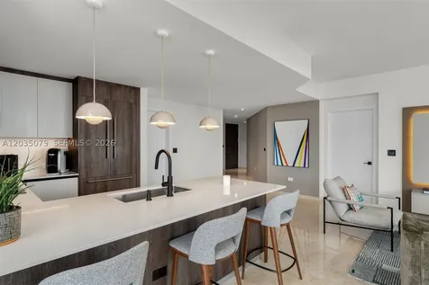 68 SE 6th Street Miami FL 33131