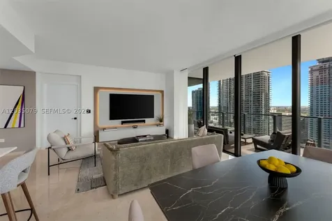 68 SE 6th Street Miami FL 33131