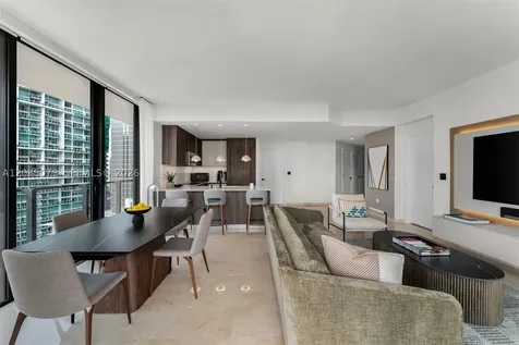 68 SE 6th Street Miami FL 33131