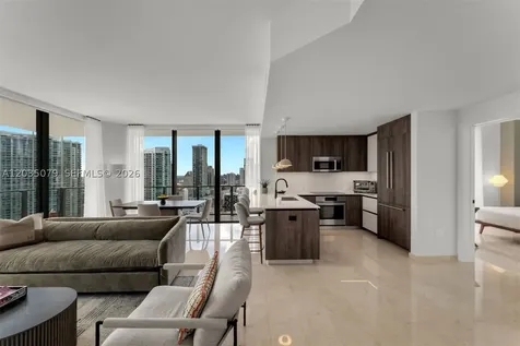 68 SE 6th Street Miami FL 33131