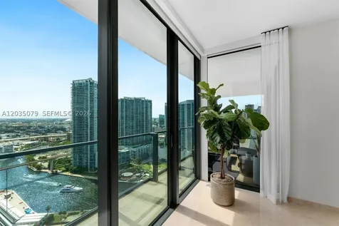 68 SE 6th Street Miami FL 33131