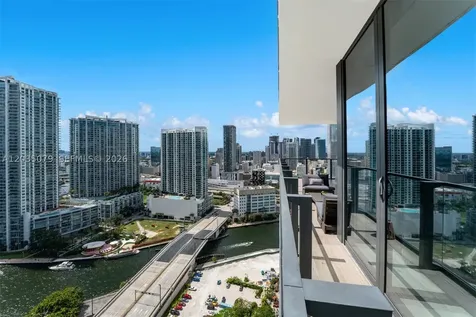 68 SE 6th Street Miami FL 33131