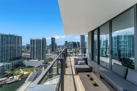 68 SE 6th Street Miami FL 33131