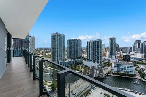 68 SE 6th Street Miami FL 33131