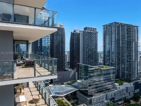 68 SE 6th Street Miami FL 33131