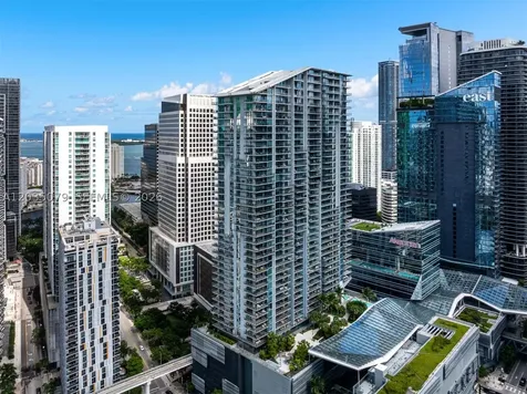 68 SE 6th Street Miami FL 33131