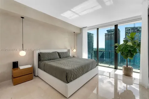 68 SE 6th Street Miami FL 33131