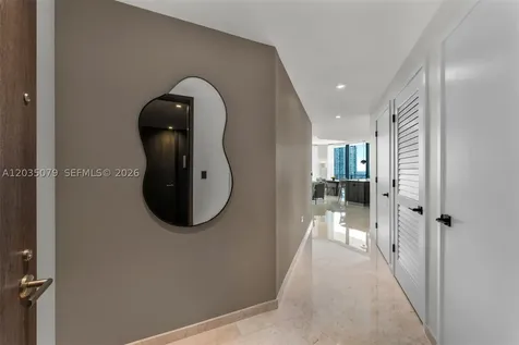 68 SE 6th Street Miami FL 33131